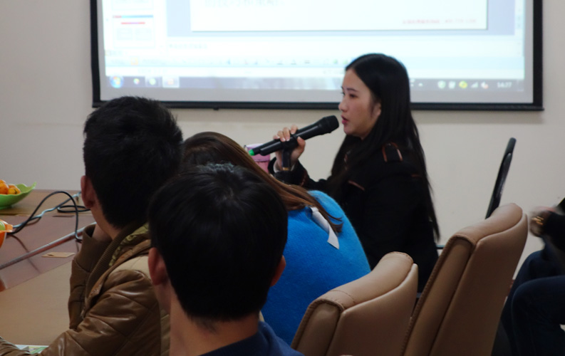 昆明天度網(wǎng)絡(luò)公司從2013年開始籌備新媒體營銷公益講座和老客戶網(wǎng)絡(luò)營銷沙龍，我們邀請(qǐng)了國內(nèi)網(wǎng)絡(luò)營銷和移動(dòng)互聯(lián)網(wǎng)營銷專家親臨公司，為保證培訓(xùn)質(zhì)量和溝通效果，我們每次只邀請(qǐng)20-30家老客戶參加（全免費(fèi)），我們將秉承全公益、全免費(fèi)、不推銷任何產(chǎn)品和服務(wù)、只講干貨等原則，為新老客戶創(chuàng)造更多價(jià)值。